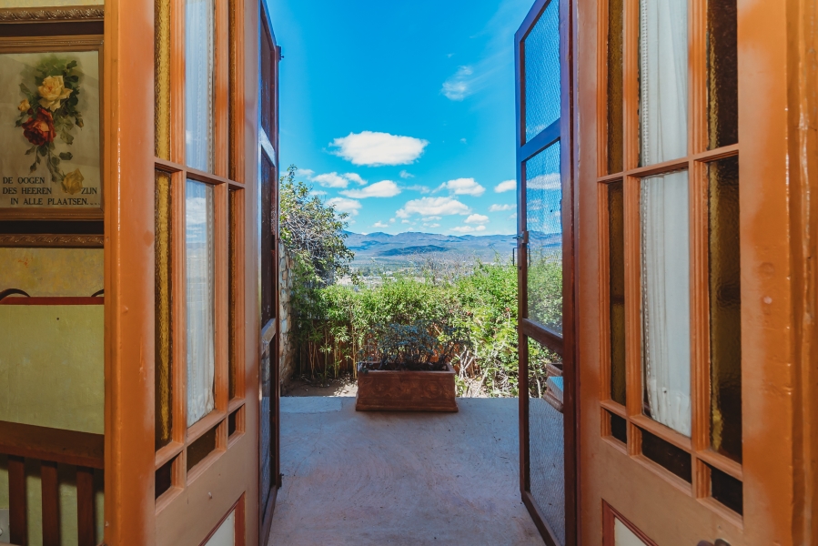 5 Bedroom Property for Sale in De Rust Western Cape